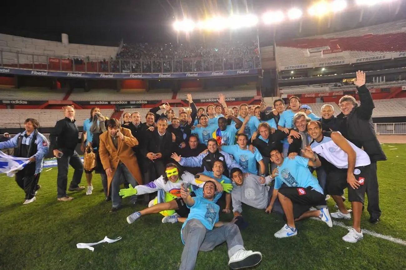 Belgrano festeja el ascenso de 2011 (La Voz / Archivo).