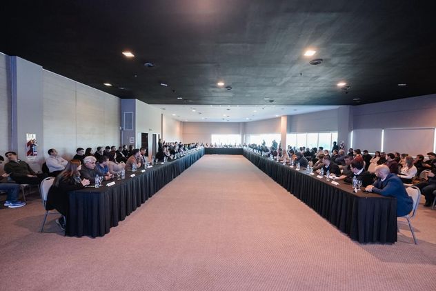 Reunión organizada por Gabriel Bornoroni, con la cúpula del Banco Nación e intendentes que apoyan a La Libertad Avanza. 