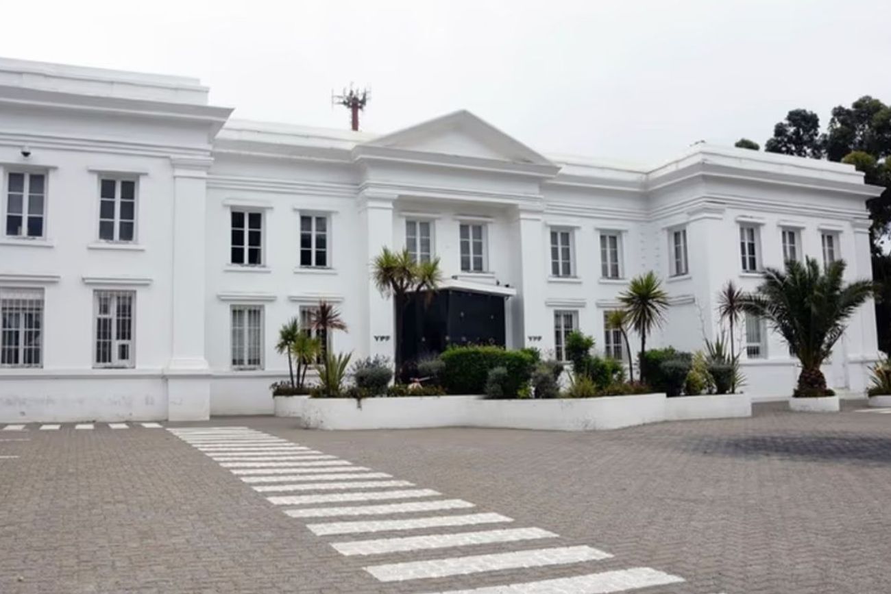 Quién es dueño de las tierras de YPF en Comodoro: la duda legal que desata la crisis.