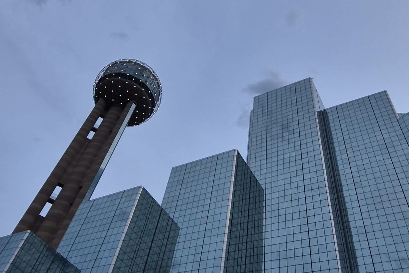 Dallas desde las alturas, donde Messi también aparece en el horizonte