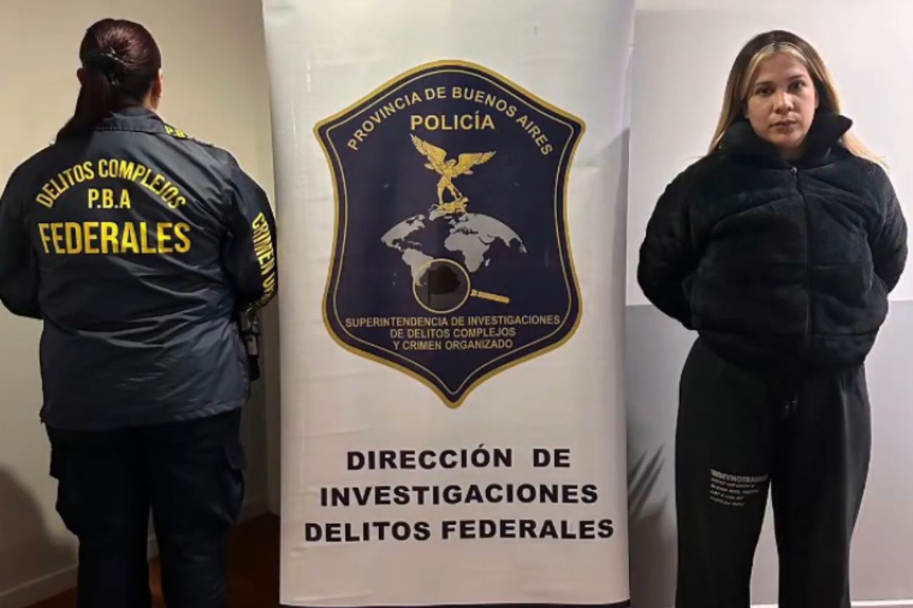 Detuvieron a una policía acusada de oficiar como "viuda negra".