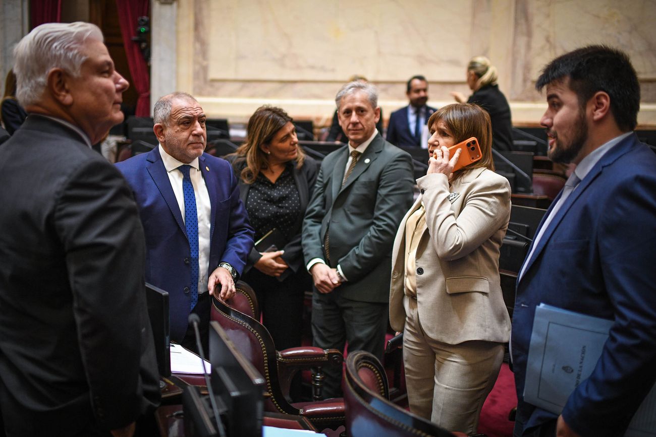 Fracasó la sesión del Senado contra el jefe de Gabinete, Manuel Adorni, por falta de quórum
