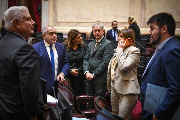 Fracasó la sesión del Senado contra el jefe de Gabinete, Manuel Adorni, por falta de cuórum.
