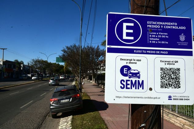A un mes de la implenta Semm, estacionamiento medido en la ciudad. 