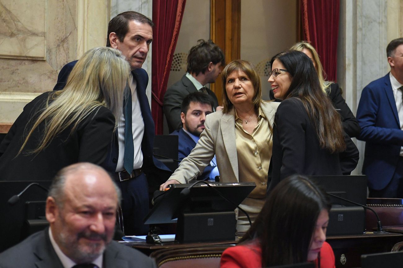 Fracasó la sesión del Senado contra el jefe de Gabinete, Manuel Adorni, por falta de quórum