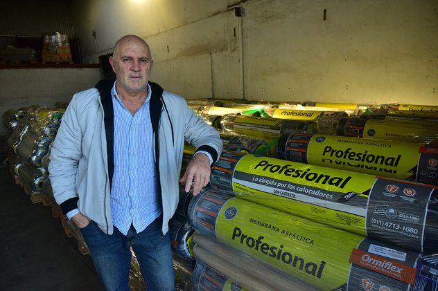 Rubén Trivelli, de Ormiflex, dice que después de la temporada de lluvias la demanda de membranas crece 30% a 40%. (Pedro Castillo / La Voz) 