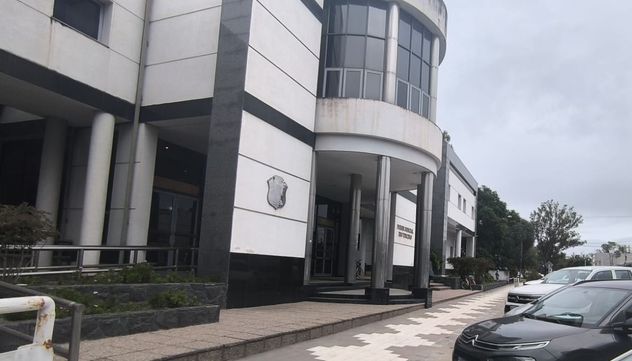 Poder Judicial. Tribunales de Río Tercero, con jurisdicción sobre los departamentos Tercero Arriba y Calamuchita.