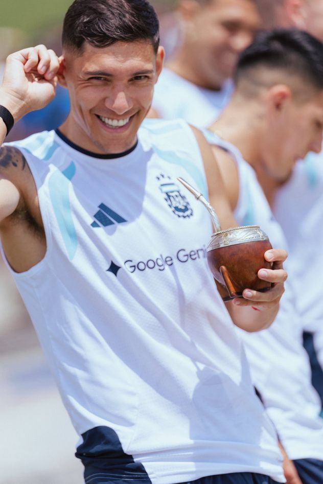 Nahuel Molina podría dejar Atlético Madrid. Lo prentende Inter de Milán.