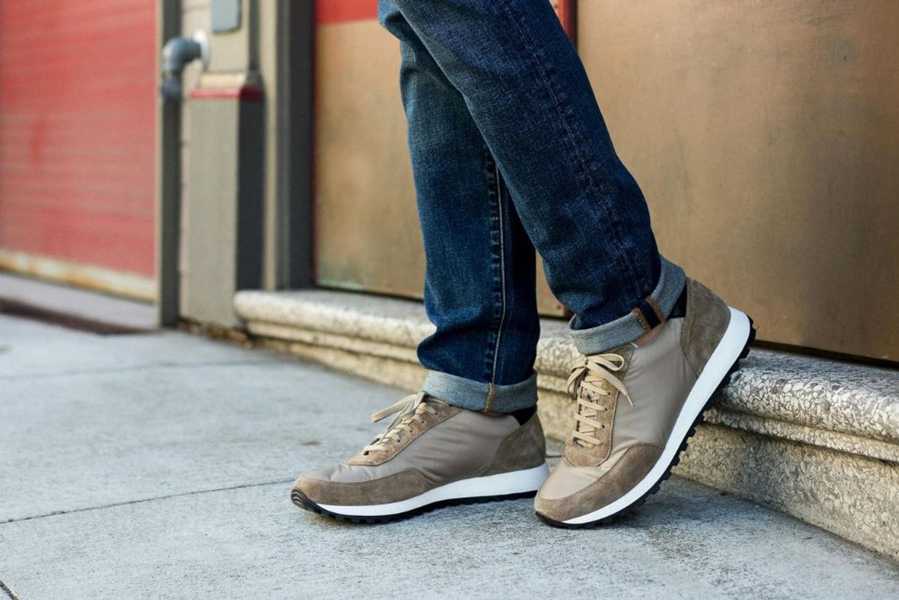Las zapatillas retro runner mezclan estética vintage con materiales y tecnologías actuales, convirtiéndose en uno de los grandes fenómenos de la moda en 2026.