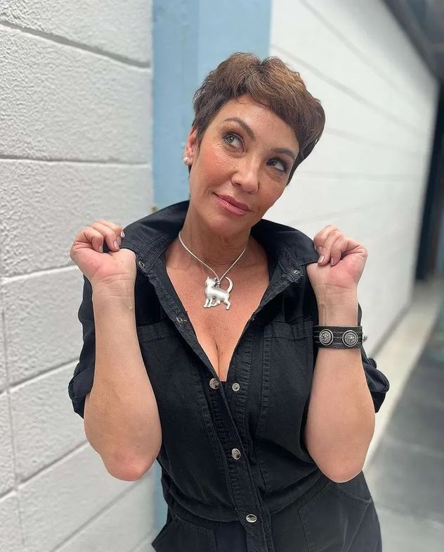 Ernestina País