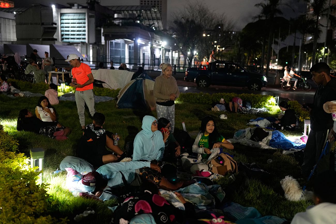 La solidaridad desborda en Venezuela, pero denuncian trabas para distribuir la ayuda