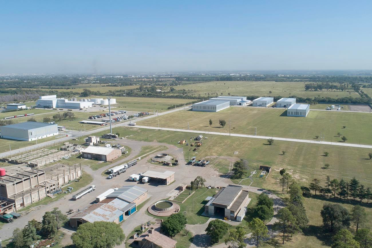 La centralización de servicios en parques industriales permite a las empresas reducir estructuras operativas y enfocarse en la producción. 