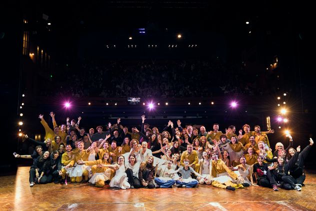 El elenco completo de "Billy Elliot".