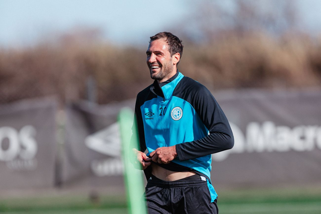 Franco Vázquez es pura sonrisay en su rostro se representa el clima en los entrenamientos del campeón.