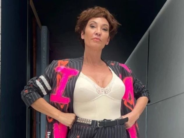 Ernestina País