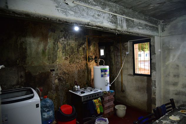 La cocina en una de las viviendas del monoblock V.
Foto: Pedro Castillo / La Voz 