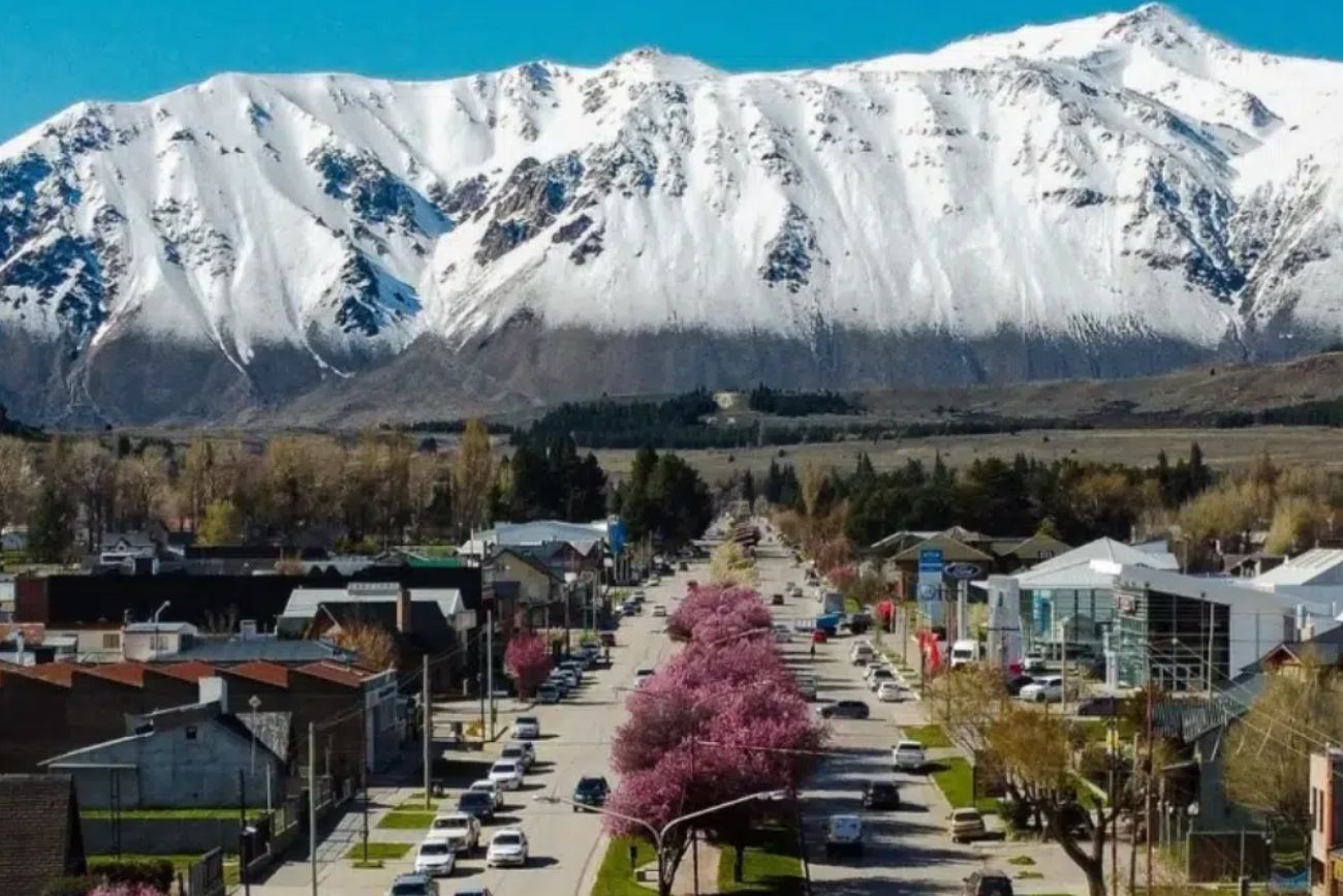 Durante la jornada se difundieron las propuestas turísticas para la temporada, con experiencias que combinan nieve, naturaleza, gastronomía, cultura y aventura.