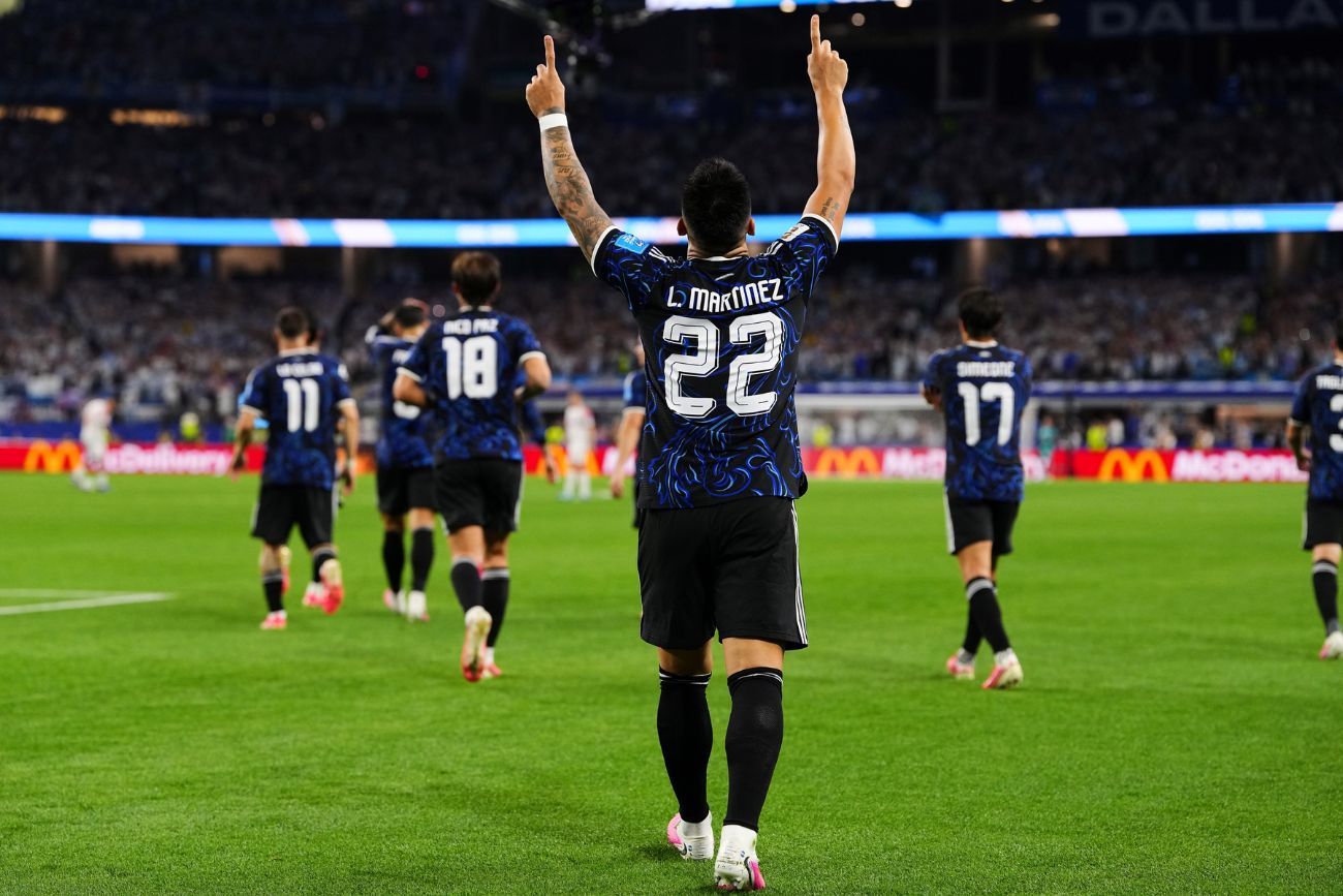 Lautaro Martínez festeja su gol con Argentina ante Jordania, por el Mundial 2026.