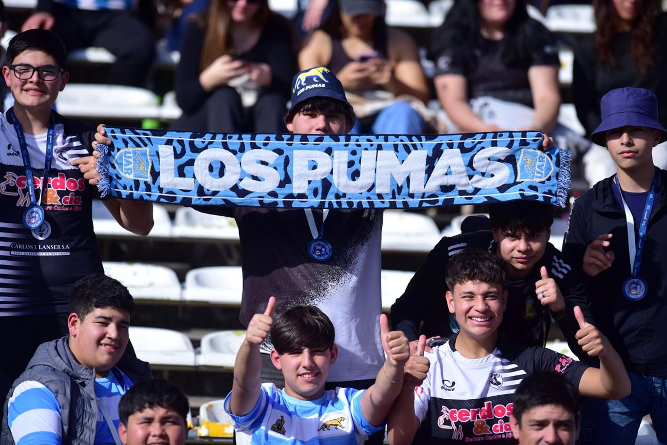 Entrenamiento abierto de Los Pumas en el Estadio Mario Alberto Kempes.