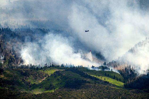 Alerta roja: murieron tres bomberos por incendios forestales en la frontera de Utah y Colorado