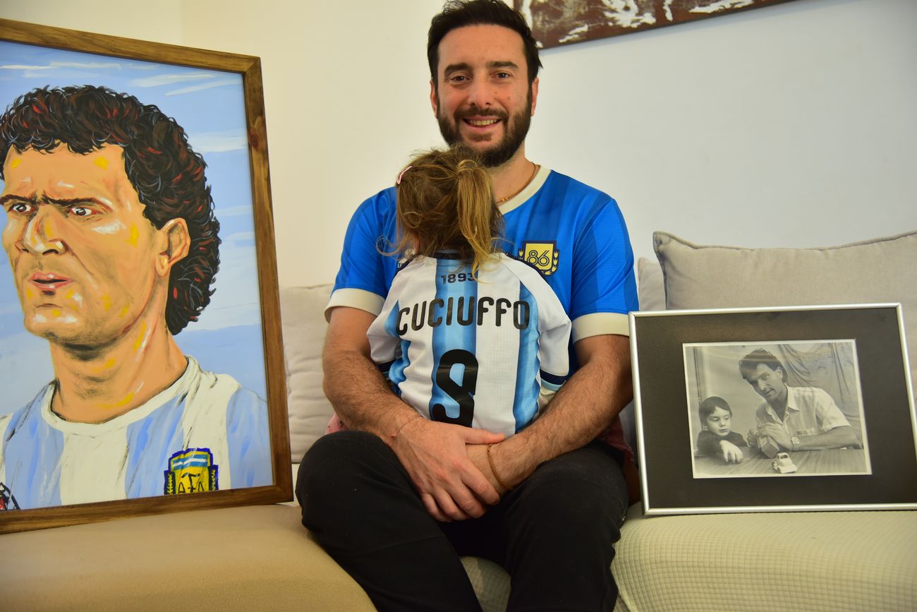 Emiliano Cuciuffo. A 40 años del campeonato del mundo ganado por su padre con la selección Argentina de Carlos Bilardo y Diego Maradona en México 1986.