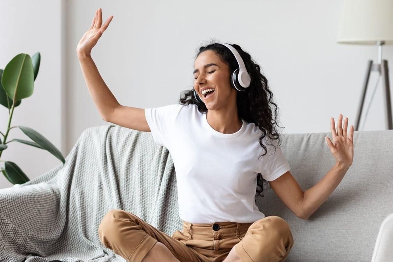 Algunas canciones pueden provocar una intensa respuesta emocional que se manifiesta físicamente con escalofríos o piel de gallina.
