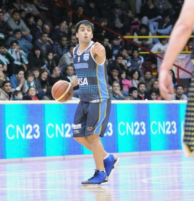 El debut de Facundo Campazzo en la selección argentina mayor, vistiendo el número 9.