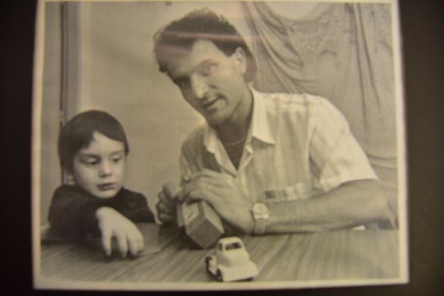 José Luis Cuciuffo y el pequeño Emiliano. Padre e hijo, a poco del Mundial de México 1986 que ganó a selección Argentina.