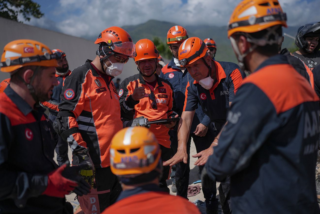 Continúan las operaciones de búsqueda y rescate en La Guaira, Venezuela.
