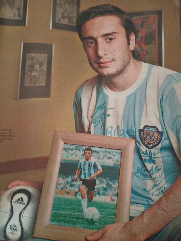 Emiliano Cucciufo. La camiseta firmada por todos los campeones del mundo de 1986.