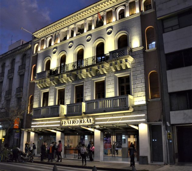 El Teatro Real cumple 99 años y lo festeja este martes.