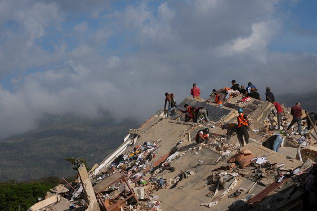 Tareas de rescate en Venezuela.