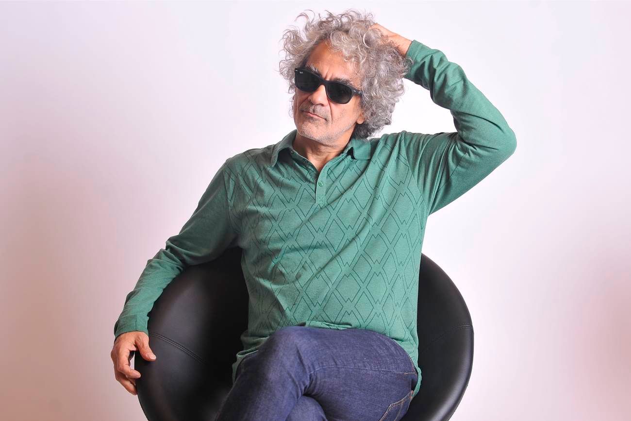 Daniel Melingo, en el estudio de fotografía de La Voz. (La Voz/ Archivo)
