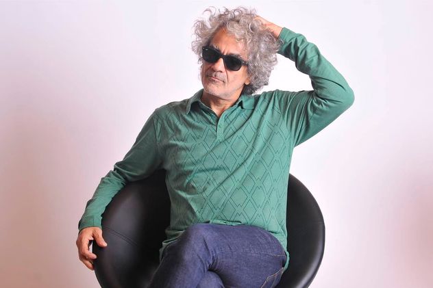 Daniel Melingo, en el estudio de fotografía de La Voz. (La Voz/ Archivo)
