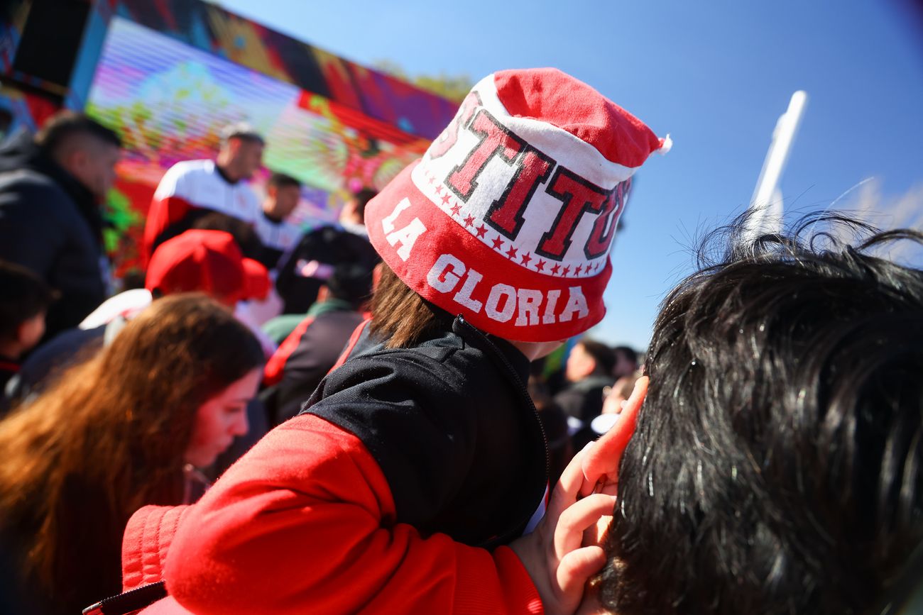 Hinchas de Instituto.