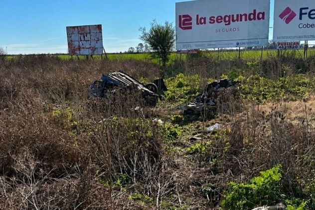 Rosario: murieron cuatro jóvenes tras volcar con el auto este sábado