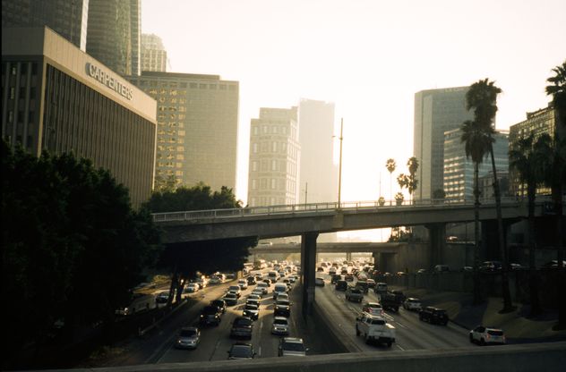 Los Angeles 2028 y un ambicioso plan para limitar el uso de automóviles. Dudas sobre si lo podrán aplicar.