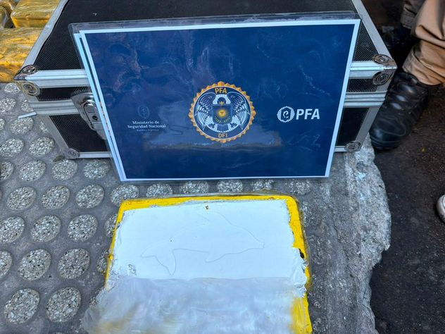 Secuestro de cocaína por parte de la Policía Federal en la terminal de ómnibus de Córdoba.