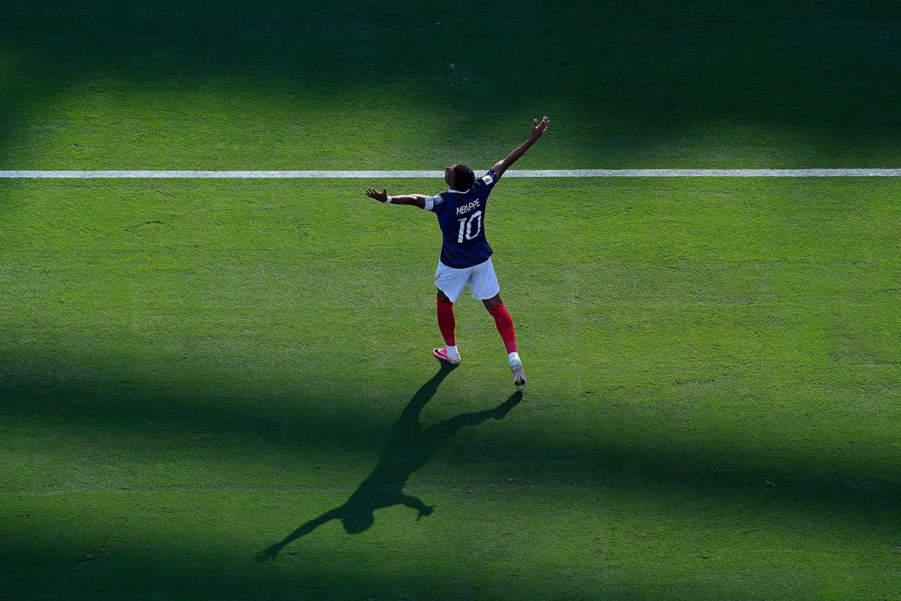 Mbappe y su grito de gol ante Suecia.
