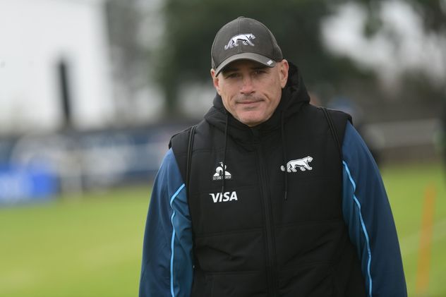 Entrenamiento de Los Pumas en cancha de Bajo Palermo.