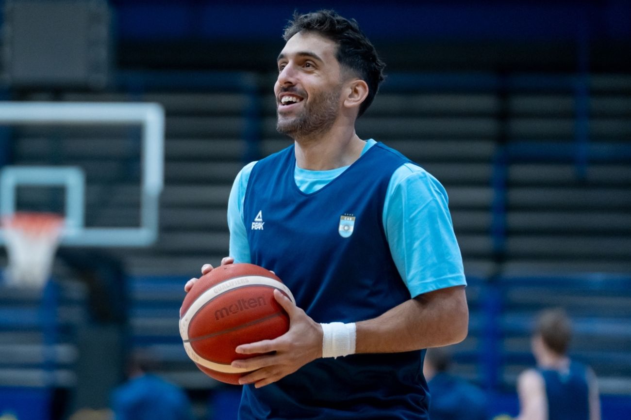 Facundo Campazzo, líder y capitán de la selección argentina que el jueves va por la revancha ante Uruguay en las eliminatorias al Mundial 2027. (Prensa CAB)