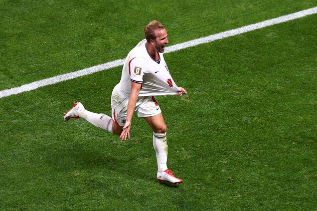 Harry Kane convirtió dos tantos y se metió en la lucha por el goleador del Mundial. 