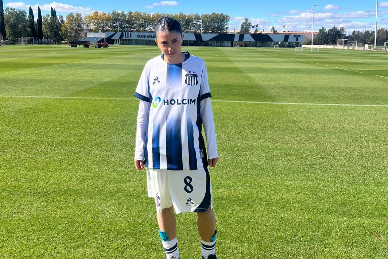 A los 9 años luchó para jugar con varones y a los 15 se mudó a Córdoba para sumarse a Talleres