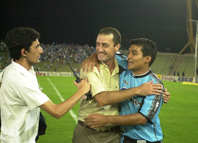 Alfaro festejando el clásico ganado ante Talleres.