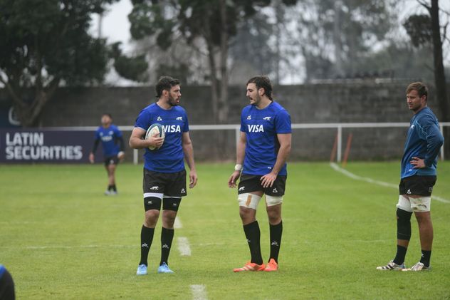 Entrenamiento de Los Pumas en cancha de Bajo Palermo.