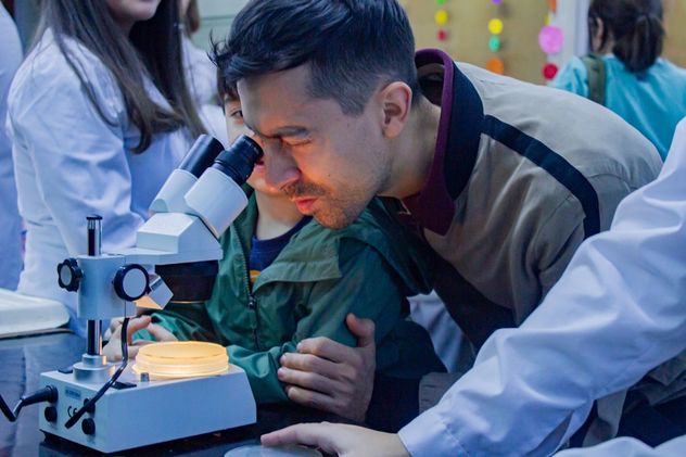 Vacaciones de invierno. La Facultad de Ciencias Químicas ofrece actividades para toda la familia.