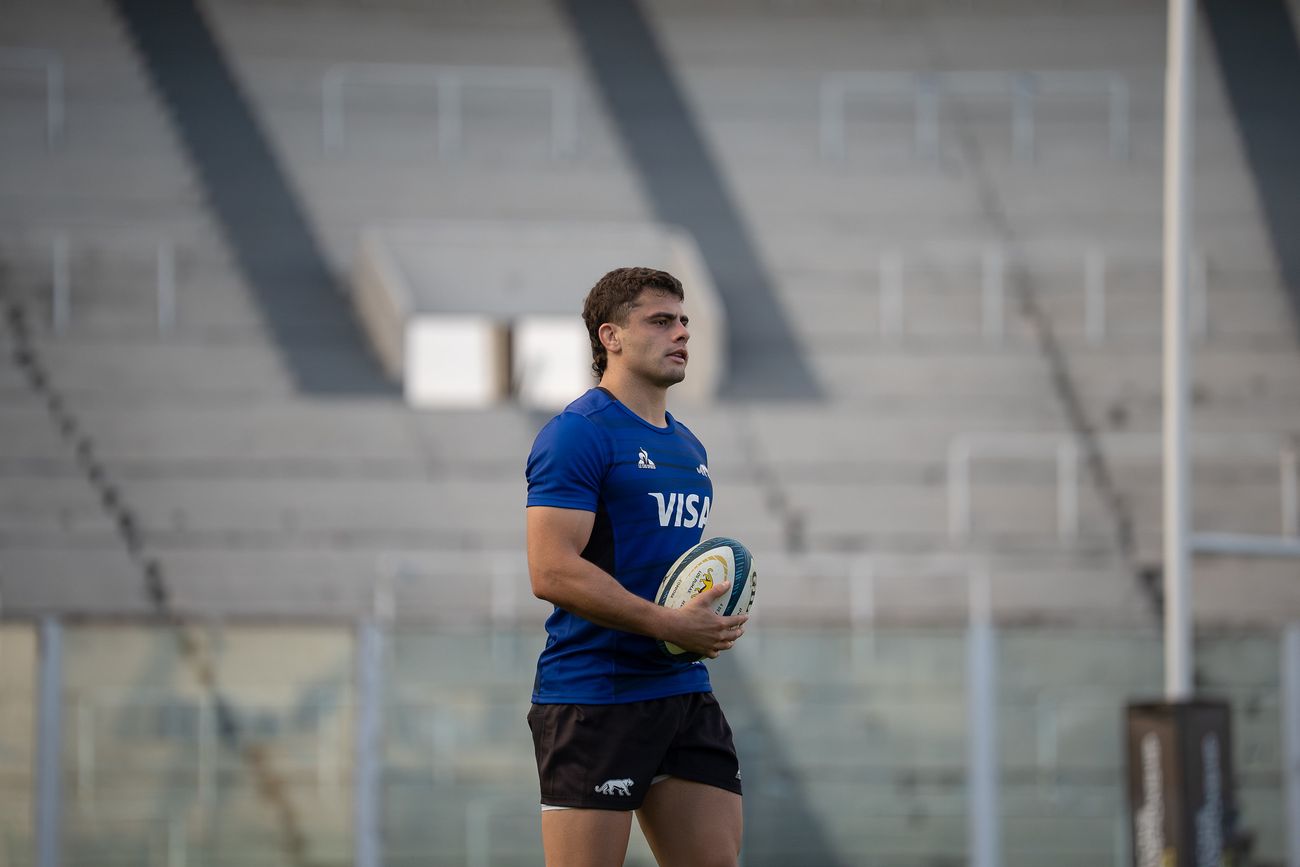Faustino Sánchez Valarolo en el entrenamiento abierto de Los Pumas en el Kempes. 