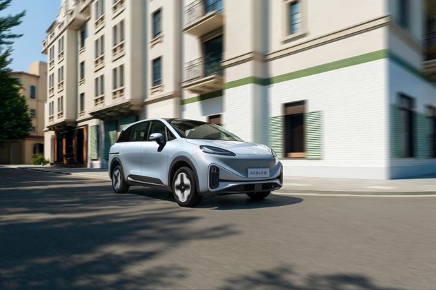 Familia Parra presentó ARCFOX, una nueva propuesta de movilidad eléctrica.