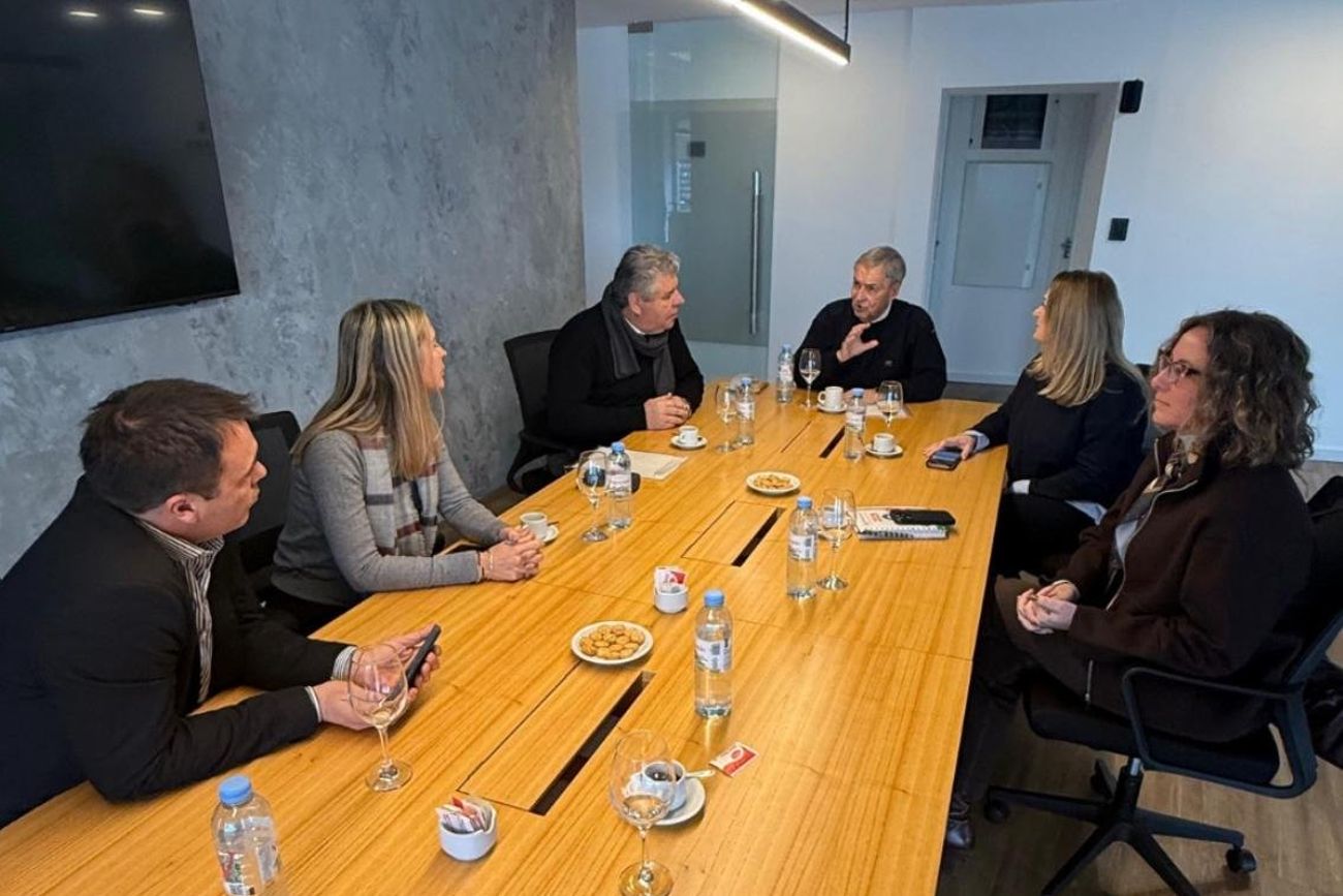 El diputado nacional Juan Schiaretti se reunió con empresarios de la industria automotriz. (Red X de Juan Schiaretti)