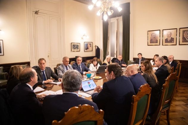 Reunión del jefe de Gabinete, Diego Santilli, con secretarios de Energía y senadores dialoguistas por Zonas Frías